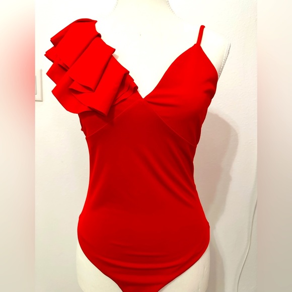 Red top - Picture 1 of 2